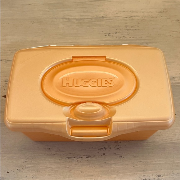 1990’s Rare Color Pearlized Peach Huggies Hard Shell Baby Wipes Dispenser - Picture 1 of 8